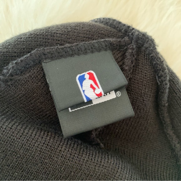 NBA Chicago Bulls Six-Time NBA Finals World Champions knit beanie - Picture 8 of 9
